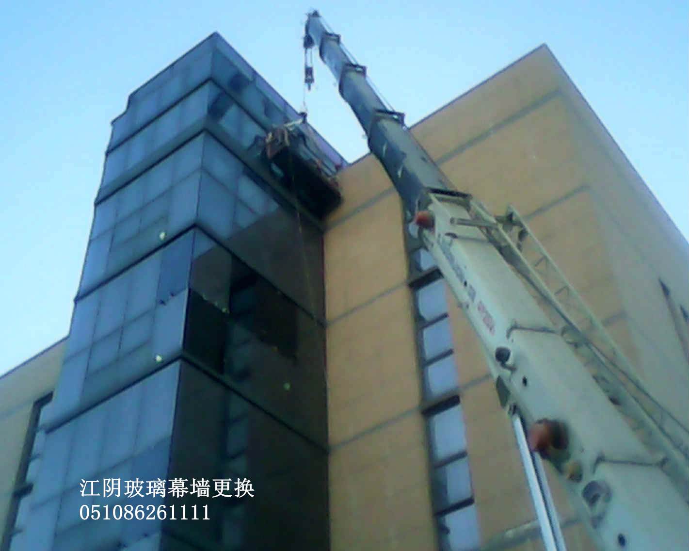 江陰玻璃幕墻更換